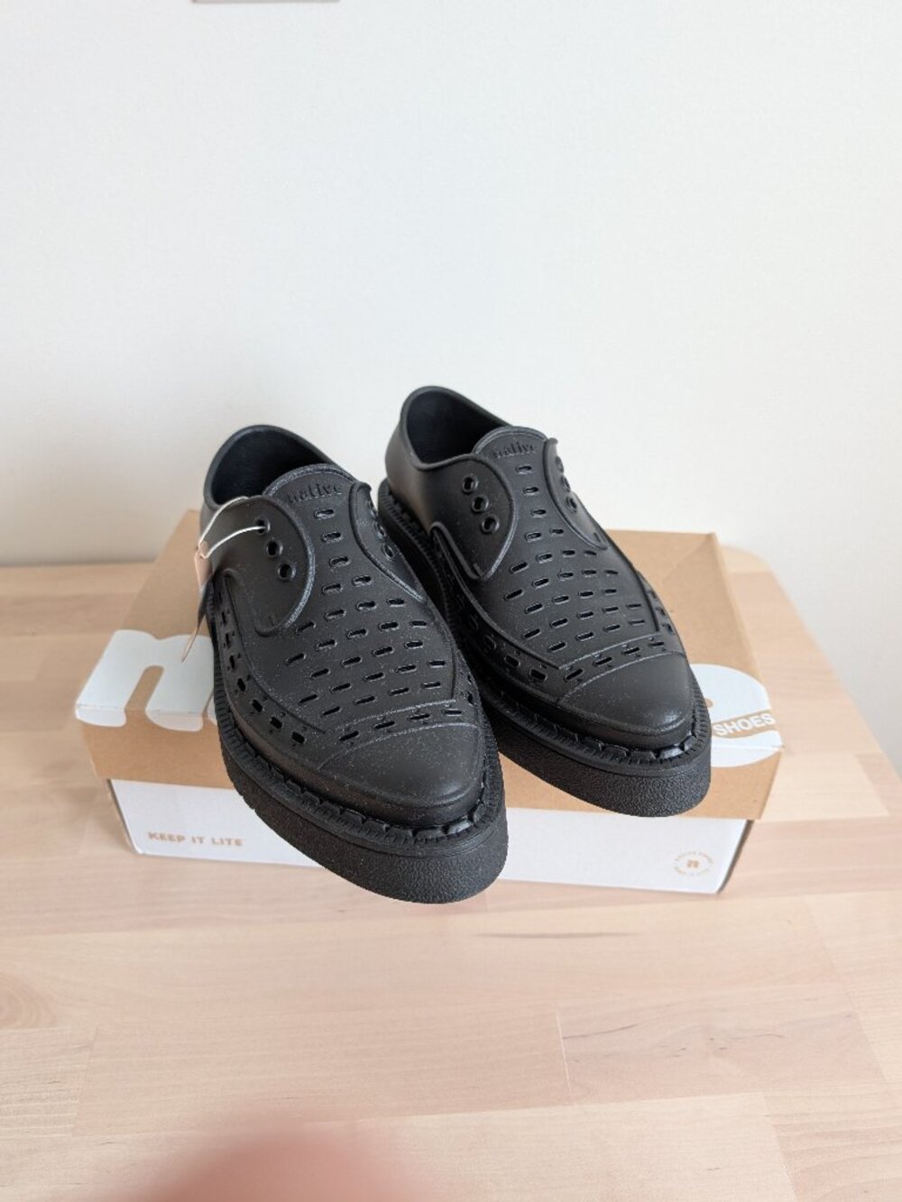 Native x george cox Diano Jiffy black 22.5cm New With Tag & Box